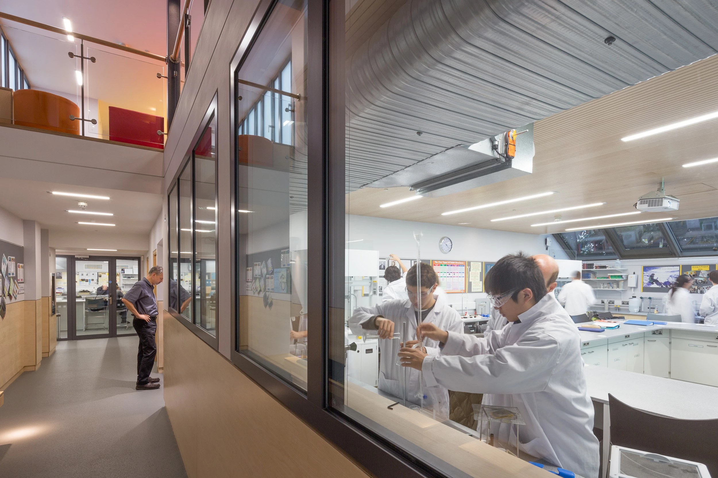 牛津国际学院 St. Clare's 教育设施-14