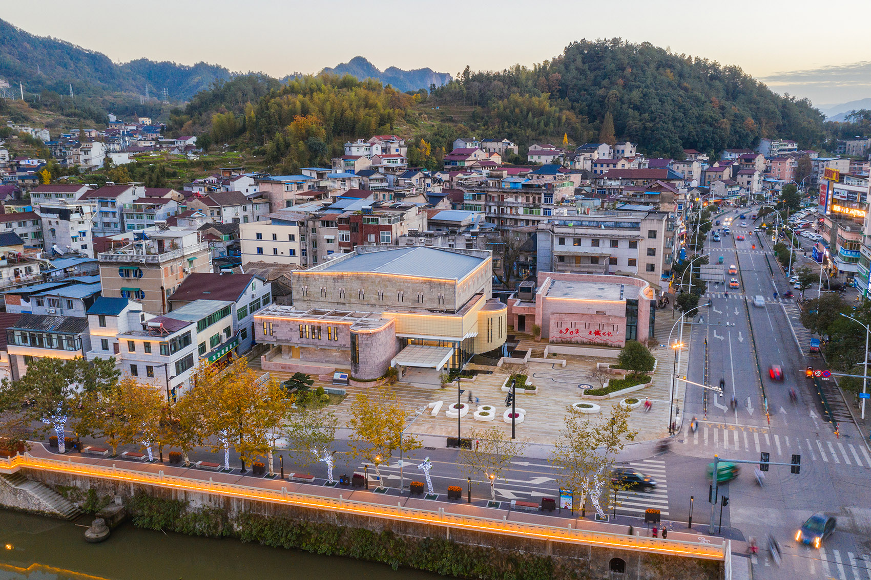 缙云老城溪滨南路更新丨I Studio 言吾建筑-9