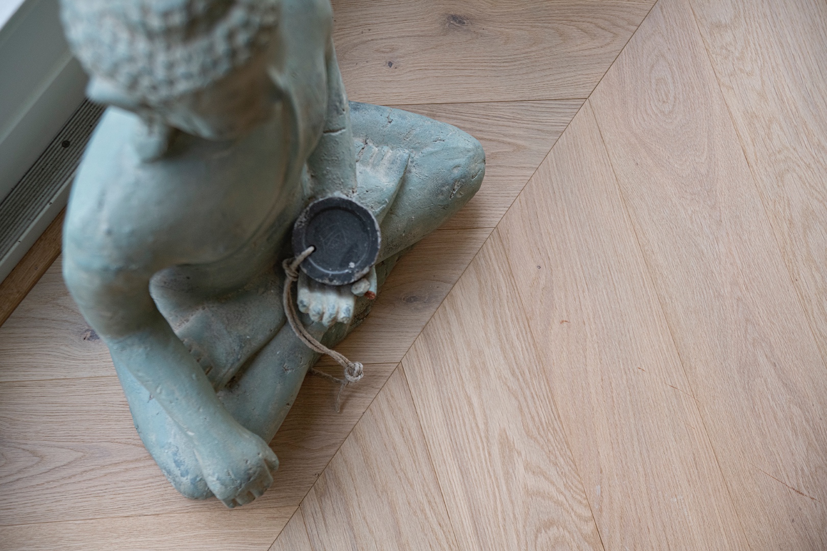 Lichte hongaarse punt in speels interieur-19