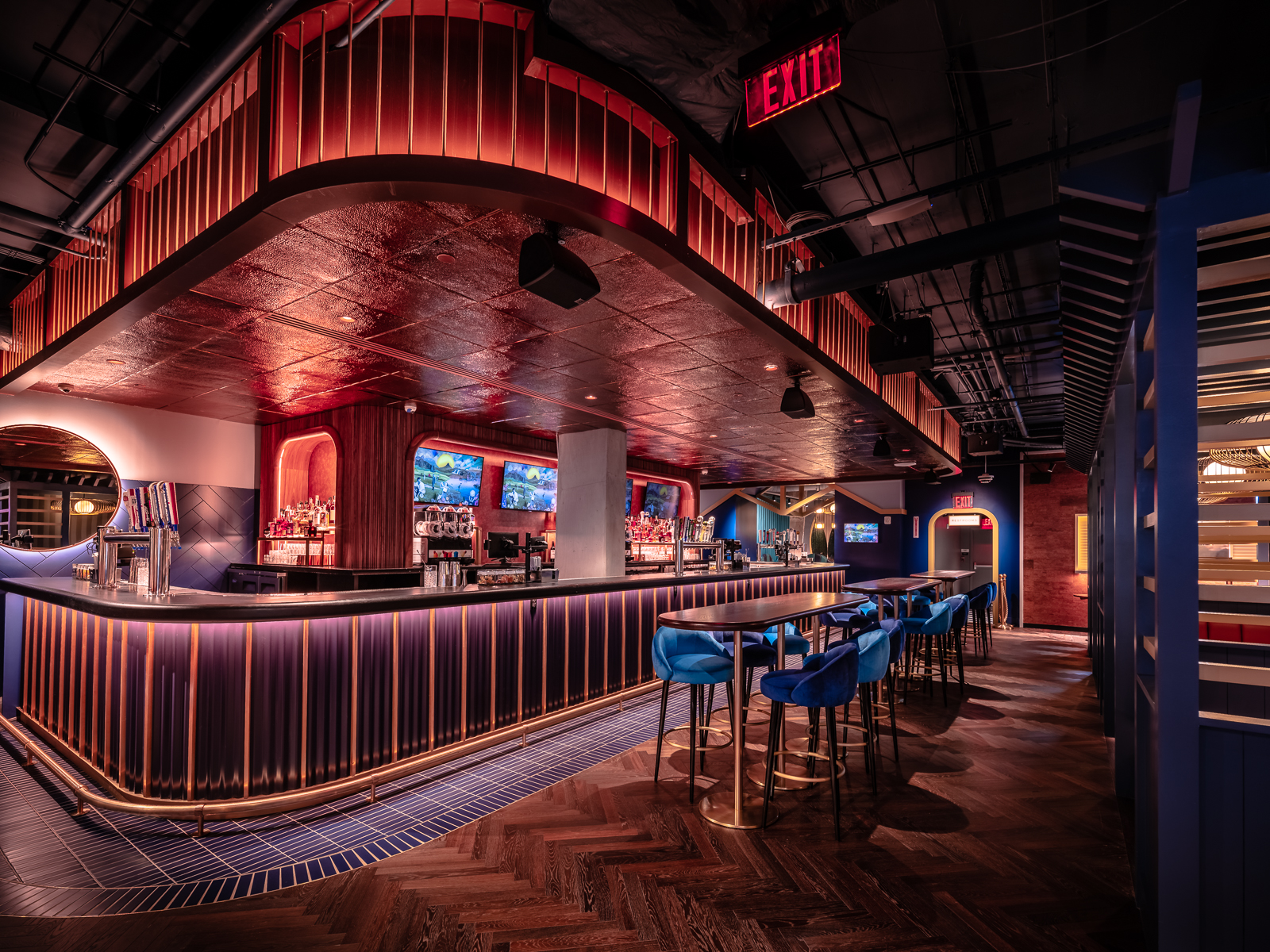 Swingers Navy Yard丨美国华盛顿丨Zachary Pulman Design Studio-0