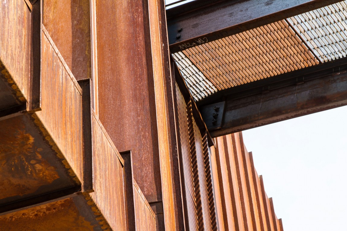 蒙大纳环保住宅 | 钢木玻璃打造的可持续美景之家-21