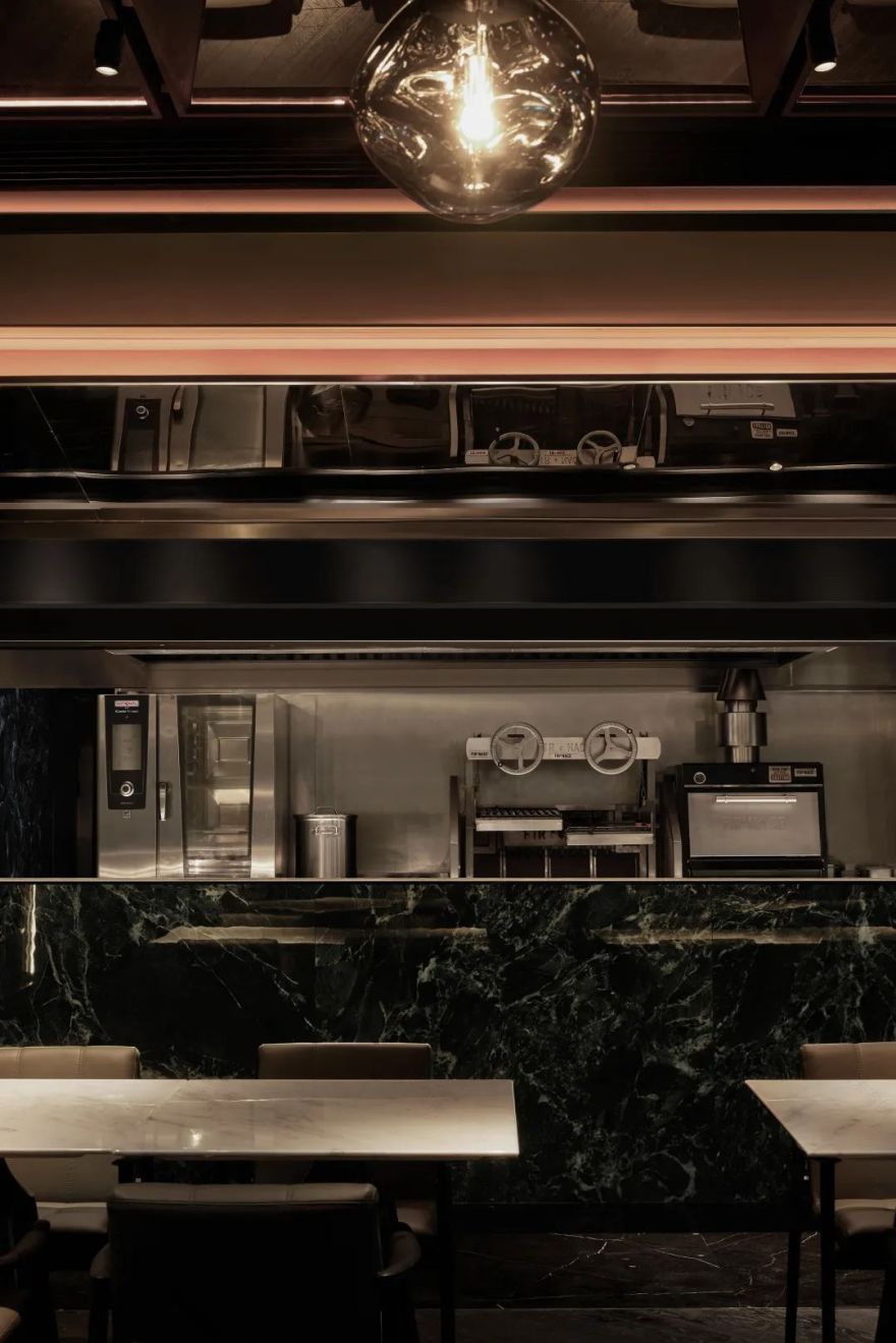 上海前滩 LARGEIGHT 牛排馆丨中国上海丨偏离设计-39