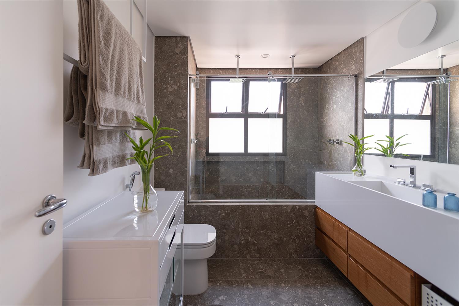 巴西轻奢公寓，书香世家的舒适空间-3