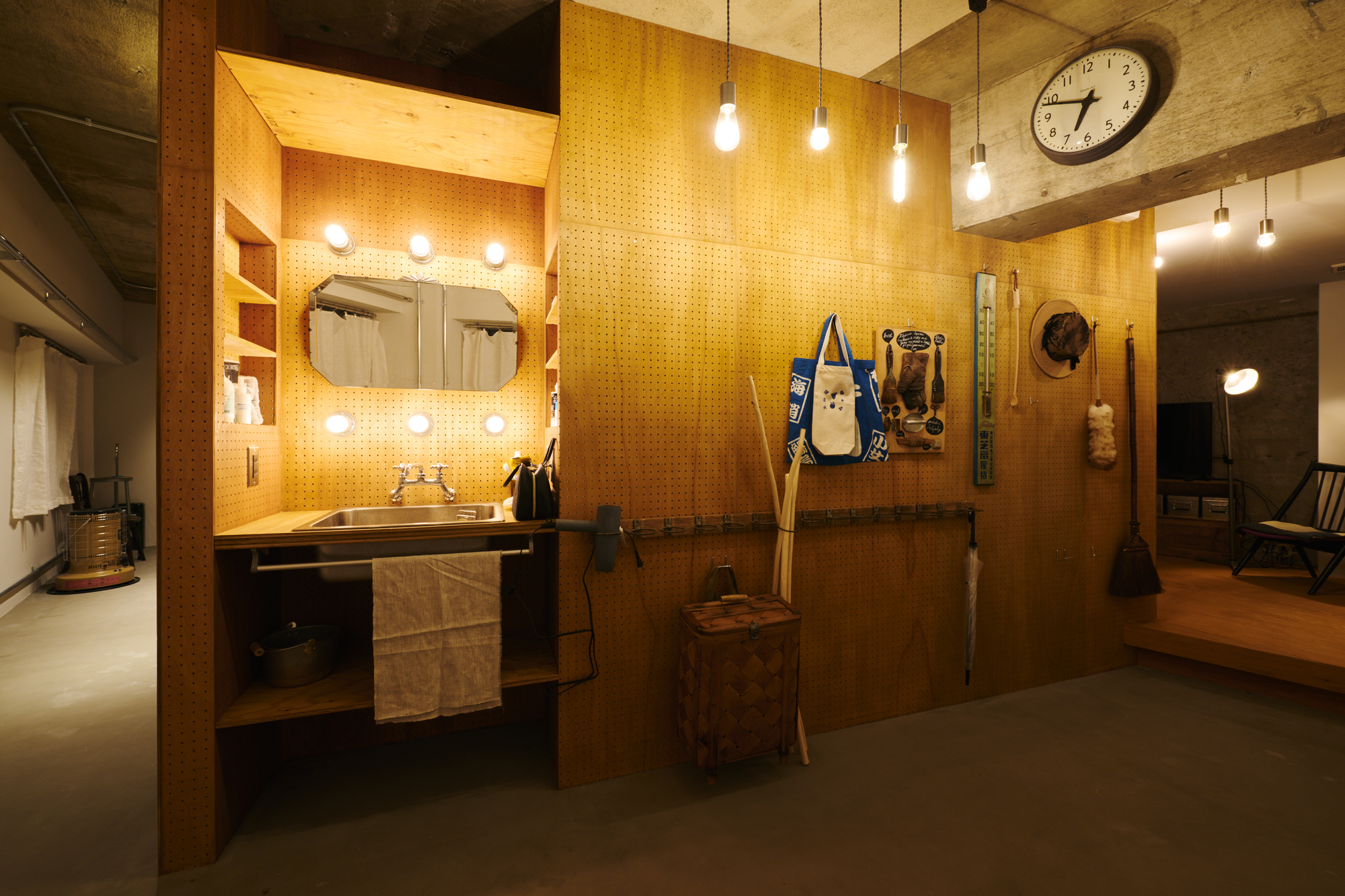 修道院之家丨NoMaDoS-19