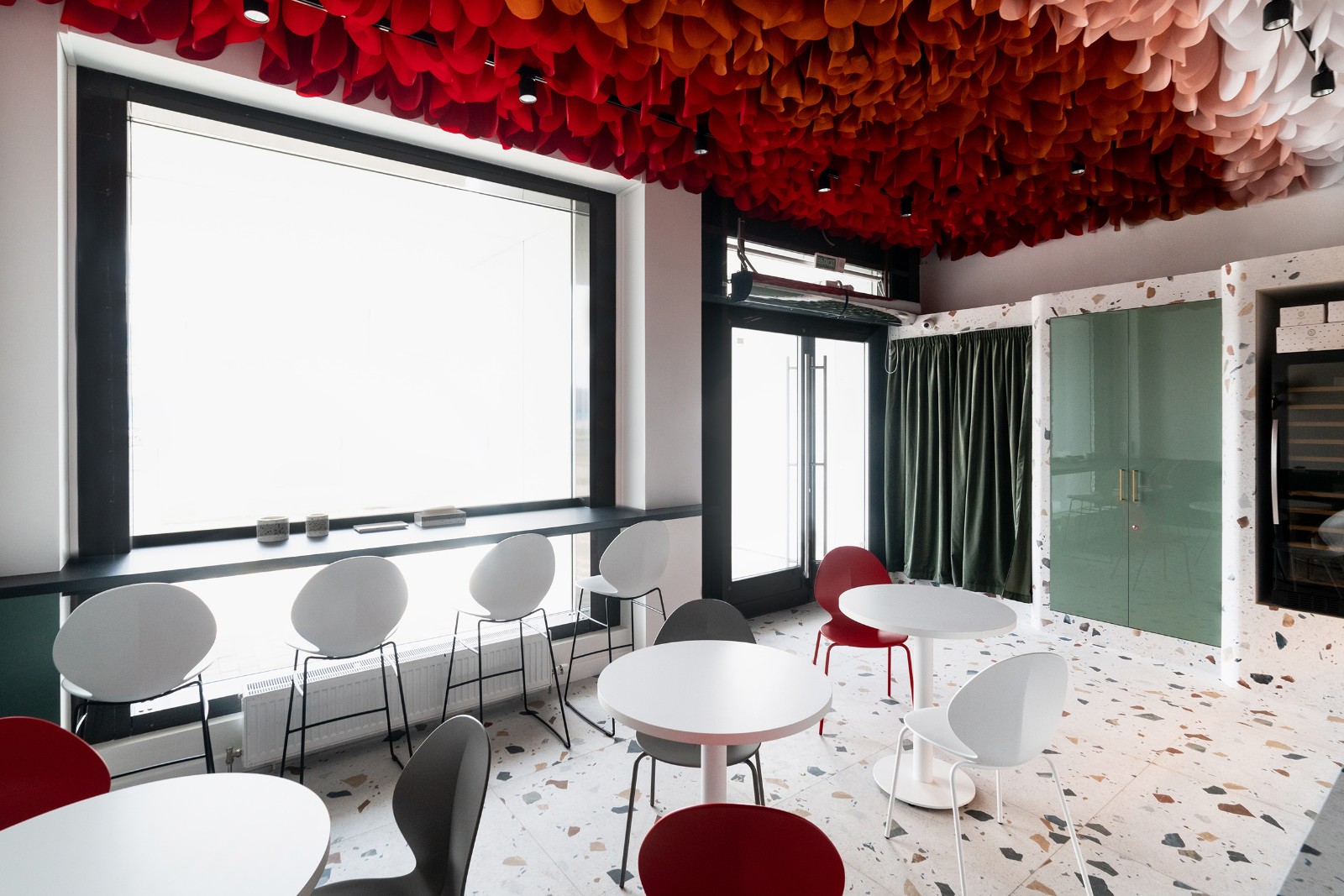 "Brioche Borovaya"甜品店 | 花朵元素营造满分甜蜜氛围-10