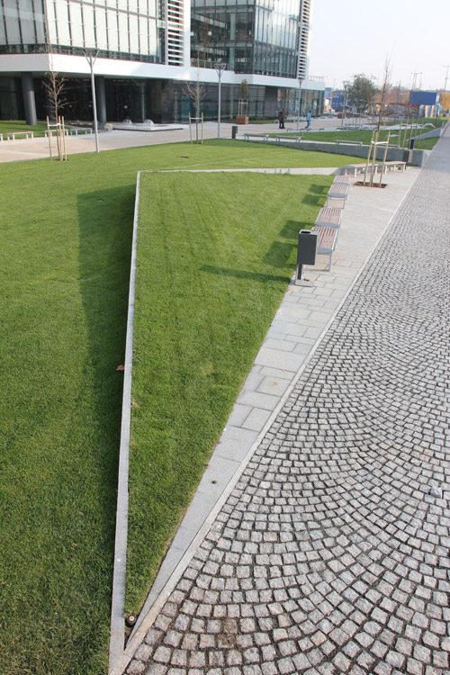 布达佩斯 Millennium City Center Riverside Origami 滨水公园景观设计-21