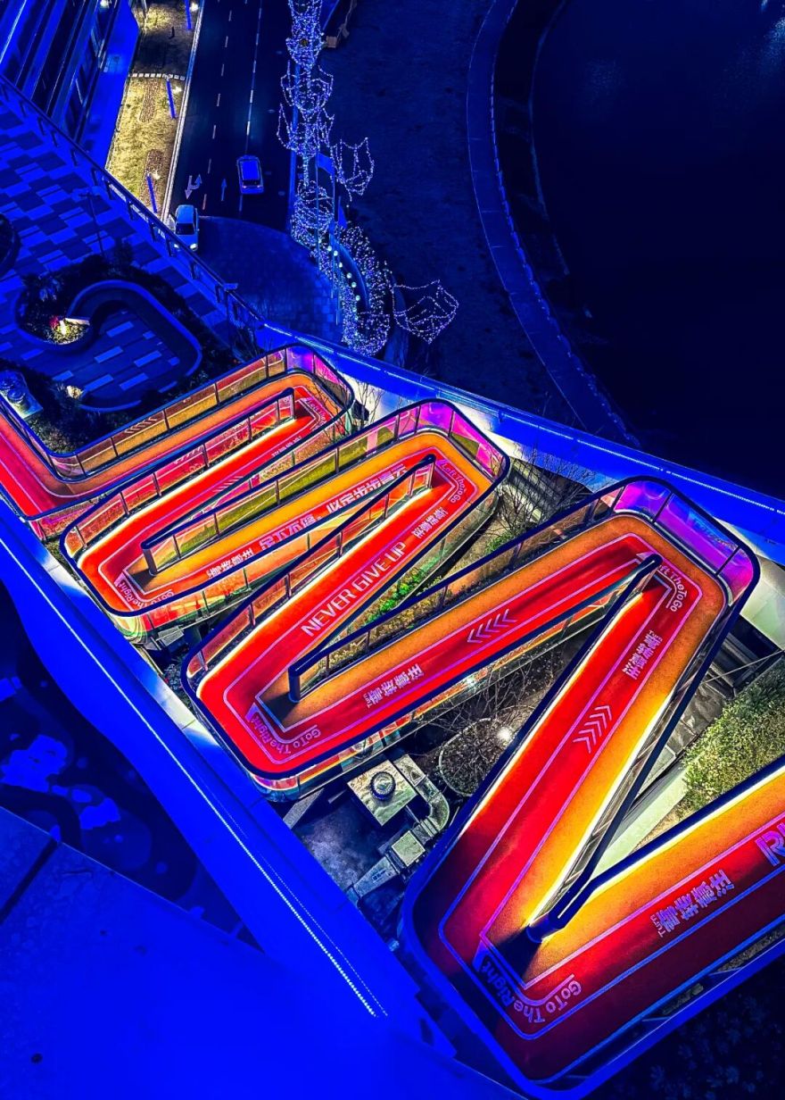 魔都绝美云端彩虹步道,“光之河”美到窒息-10