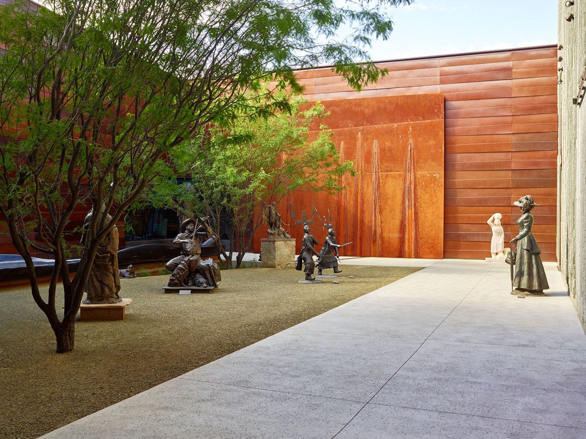 亚利桑那州斯科茨代尔西方博物馆 · 沙漠景观中的绿色创新-15