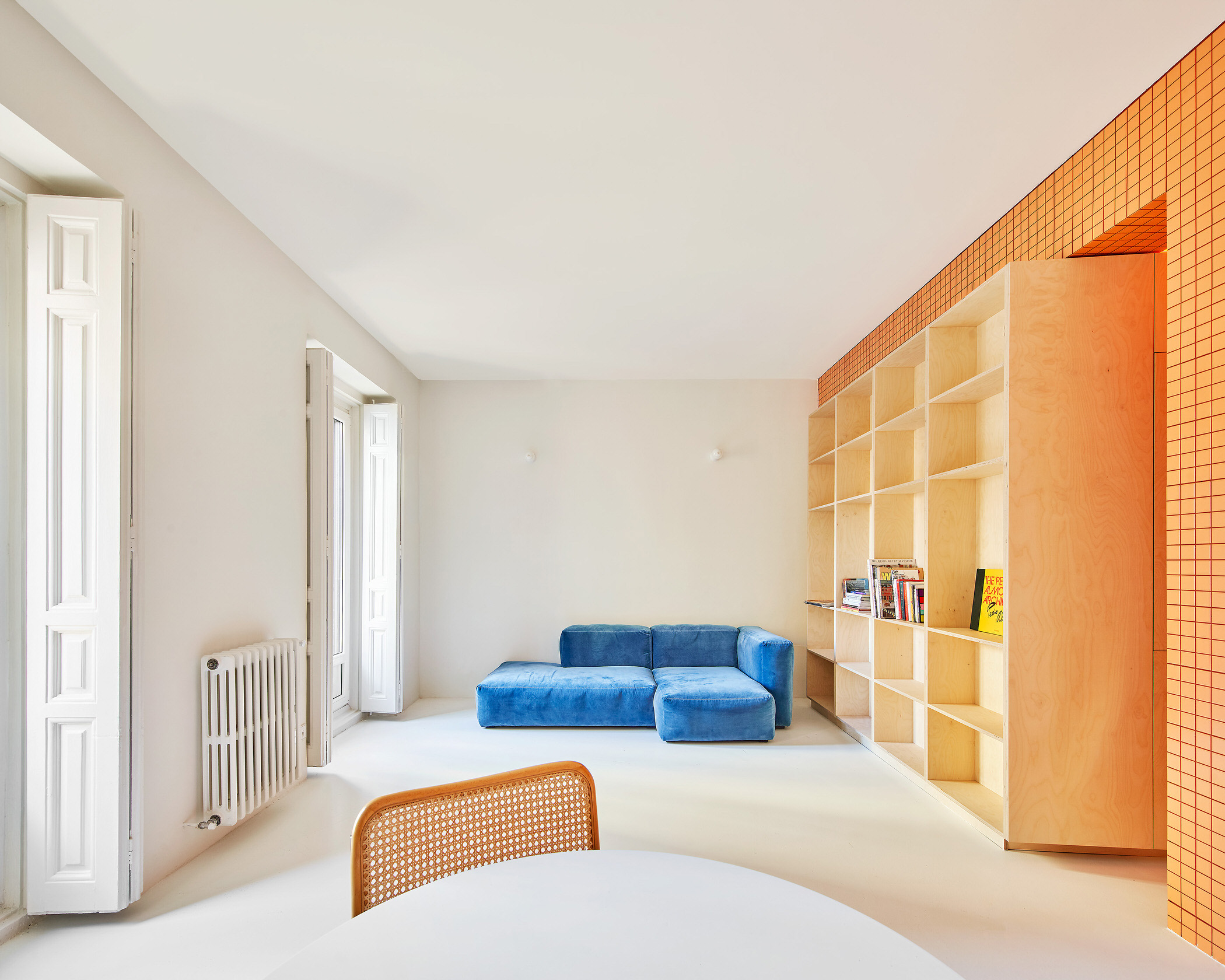 马德里紧凑型公寓丨西班牙马德里丨Gonzalo del Val + Toni Gelabert-11