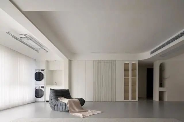 140㎡现代奶油风住宅设计-13