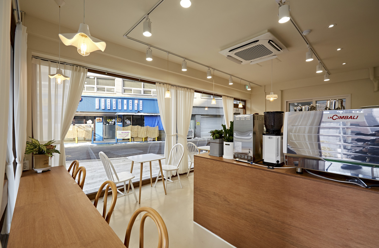 温馨八坪咖啡厅-3