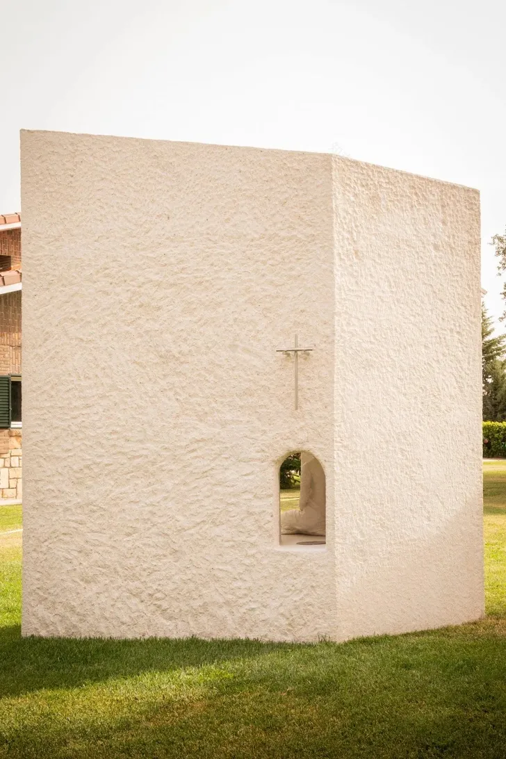 西班牙花园中的洞穴式小教堂(“Приютом Лолы”)丨西班牙马德里-9