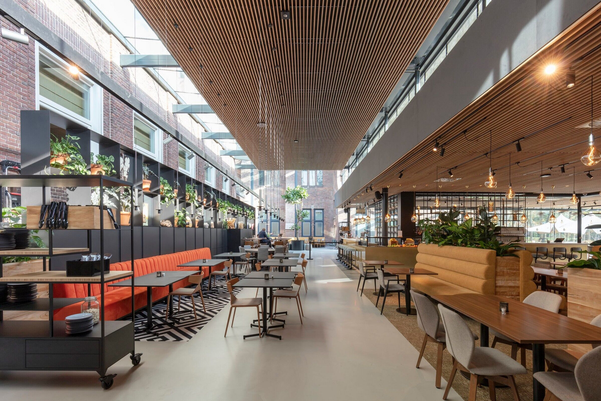 穿越时空的 monastery 餐厅丨荷兰丨Boparai Associates Architekten-14