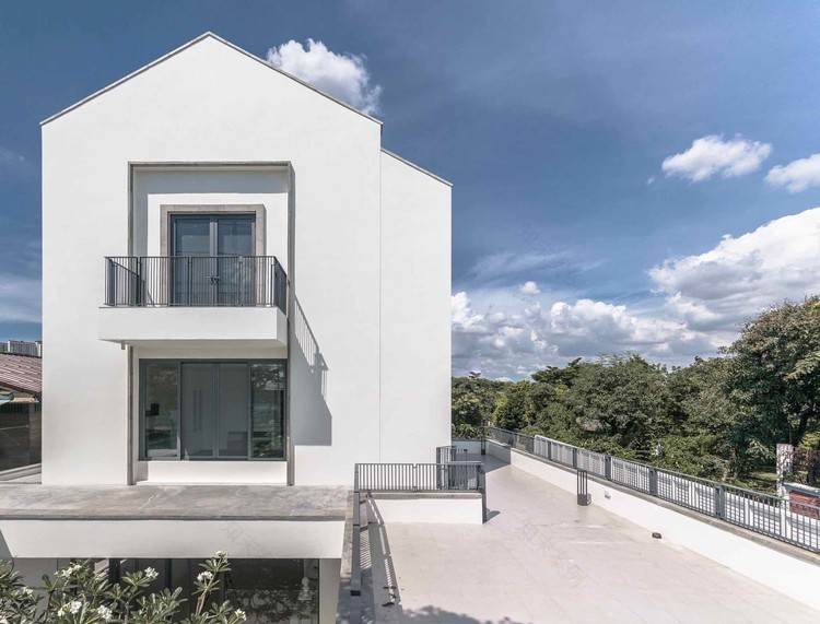 泰国 Baan Bangpok 家庭住宅,垂直螺旋楼梯设计-7