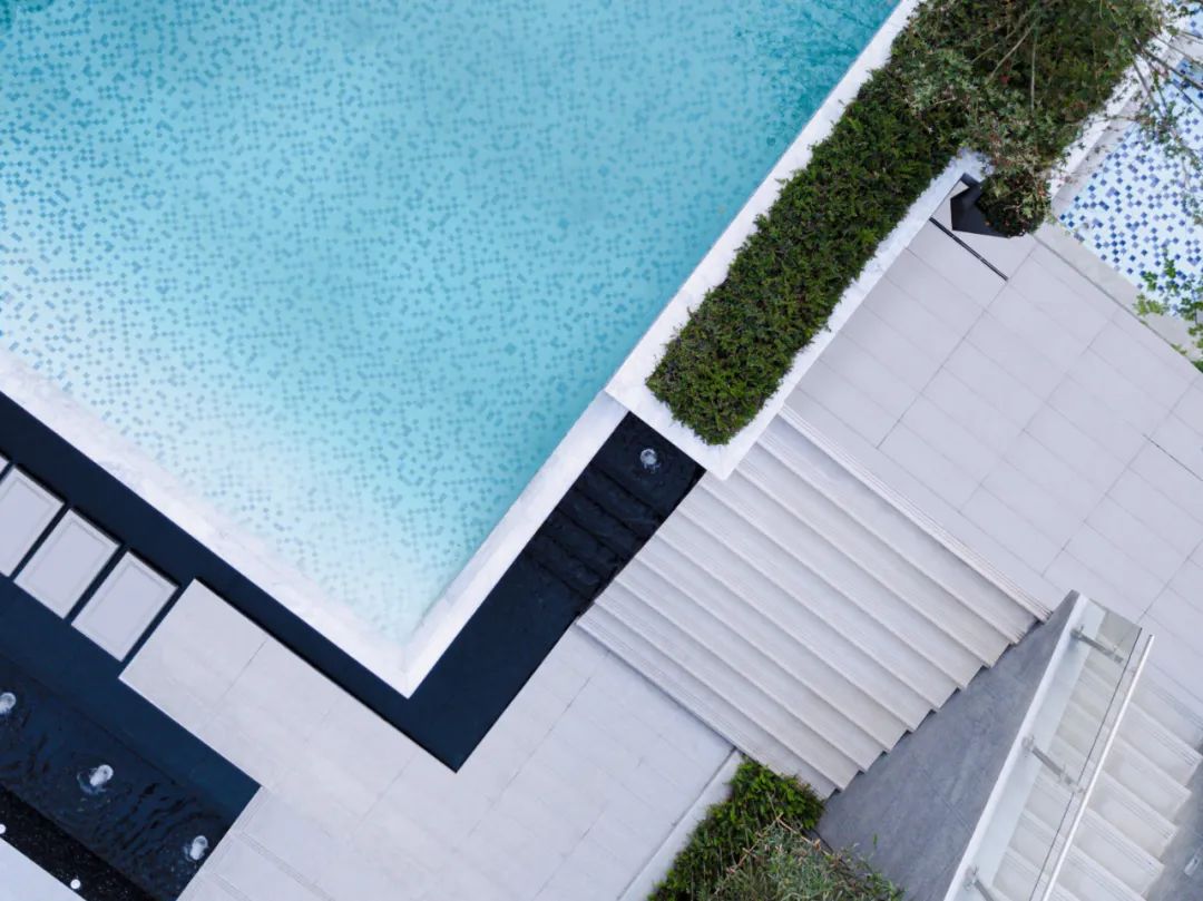 藏珑大境 | 悬浮泳池与自然共生的空中花园-14