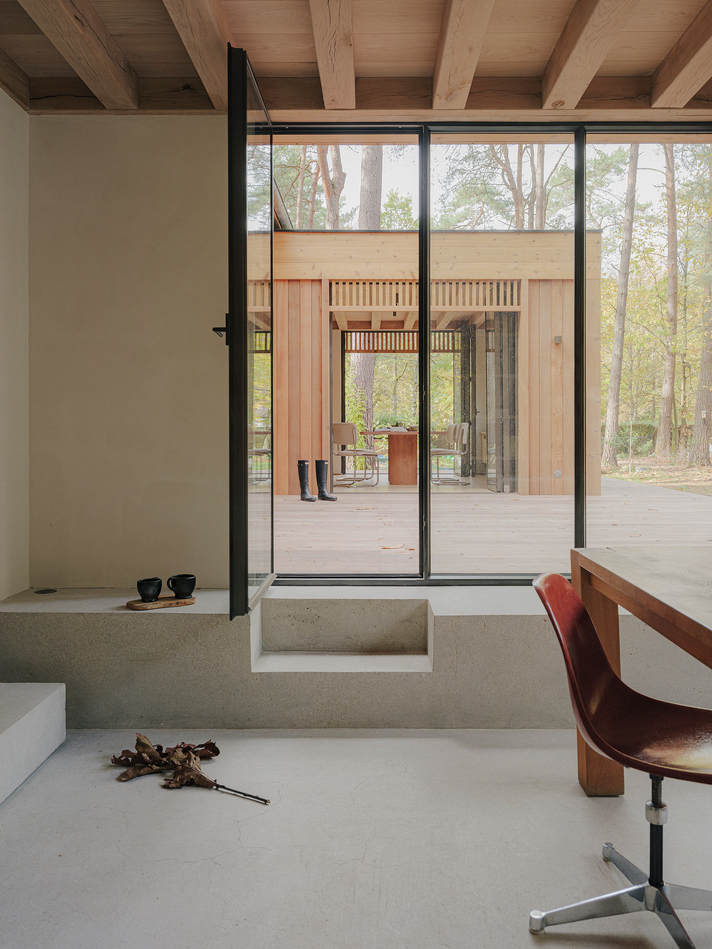 In Sinu Architectes: Timber Home Framing Serene Life In Barbizon-6