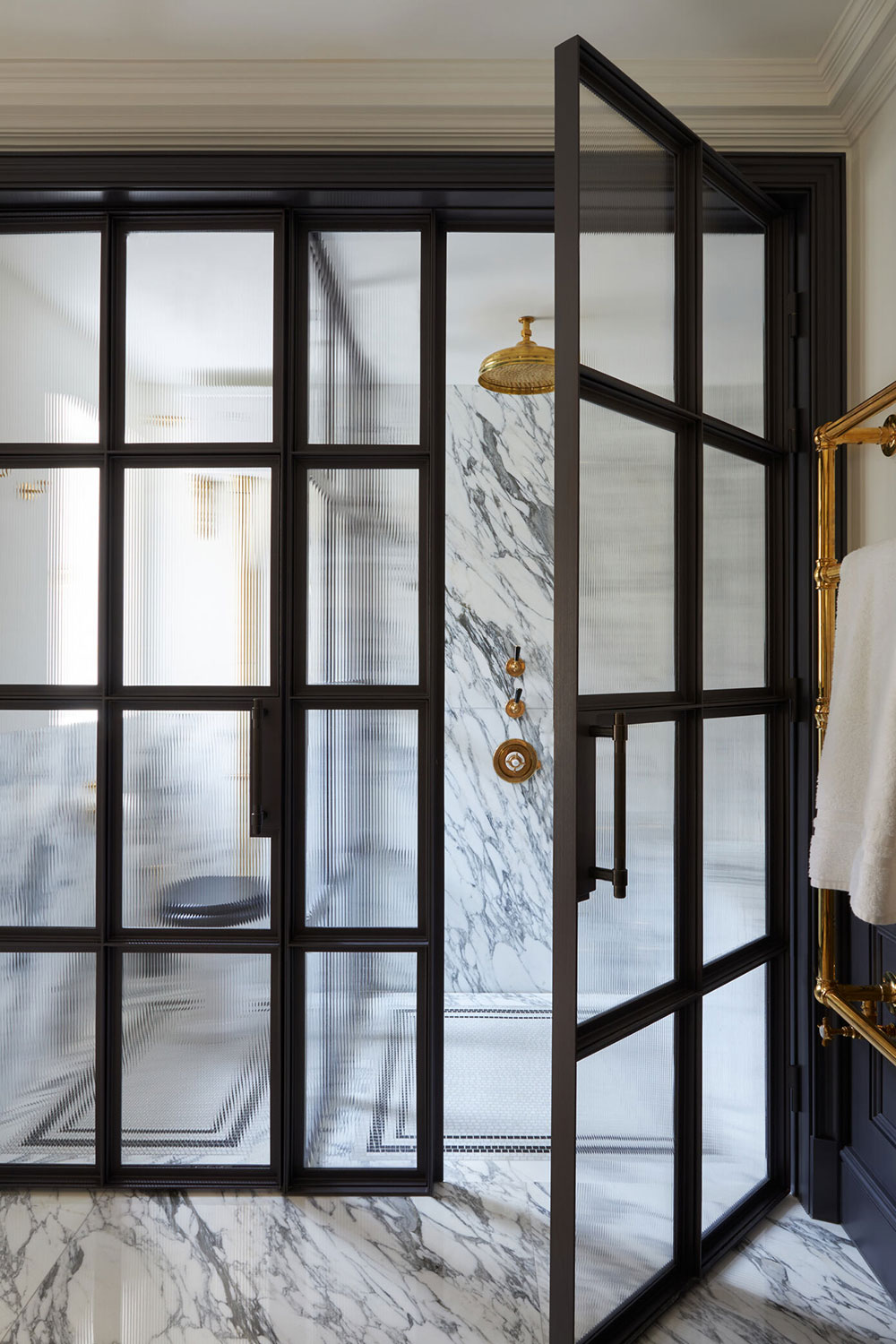 伦敦肯辛顿更新的乔治亚式联排别墅，色彩斑斓的古典之美-17