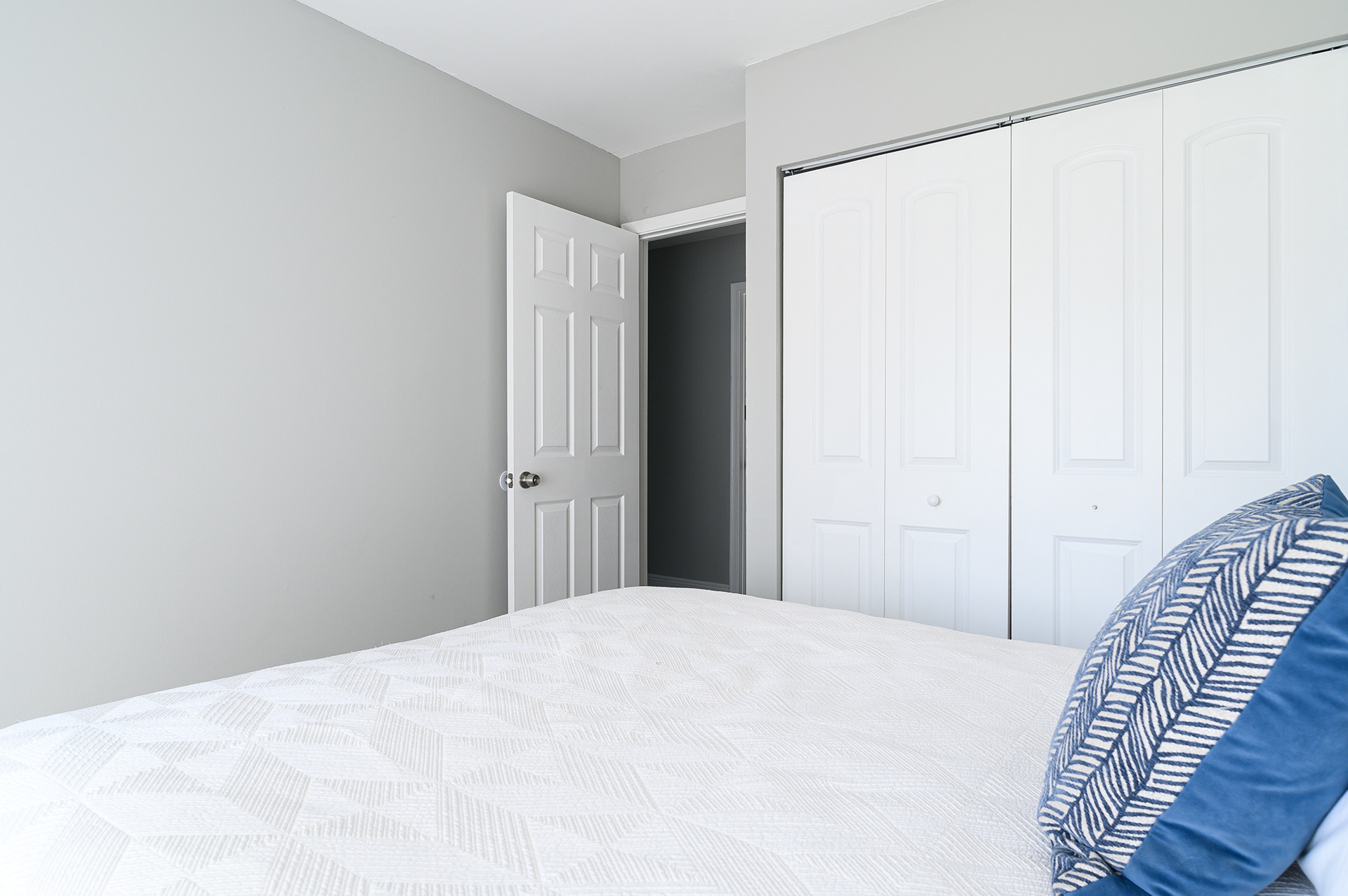 Complete Airbnb Listing 2-29