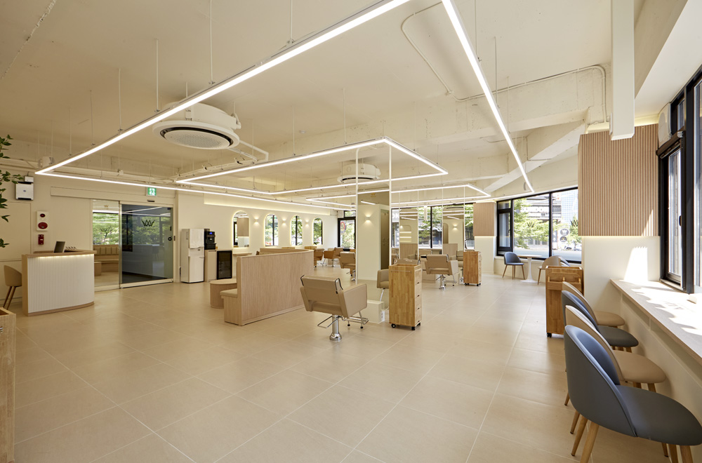 白色与木质的美容院设计-8