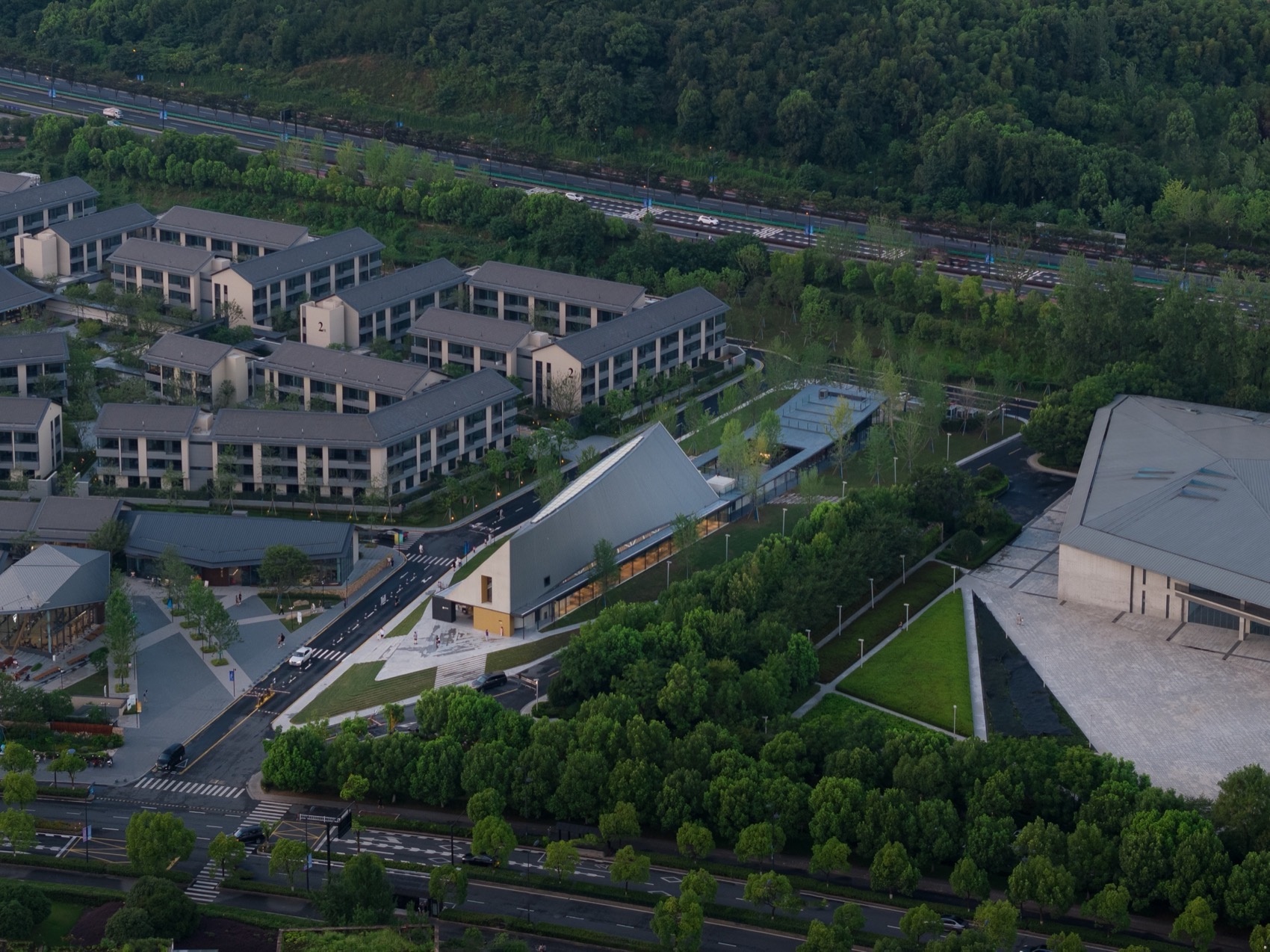 大谷仓（玉鸟流苏小镇中心）丨中国杭州丨大舍建筑设计事务所-1