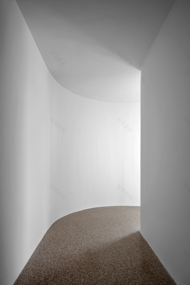 简约灰的极致魅力——bergmeisterwolf 建筑设计事务所案例解析-13