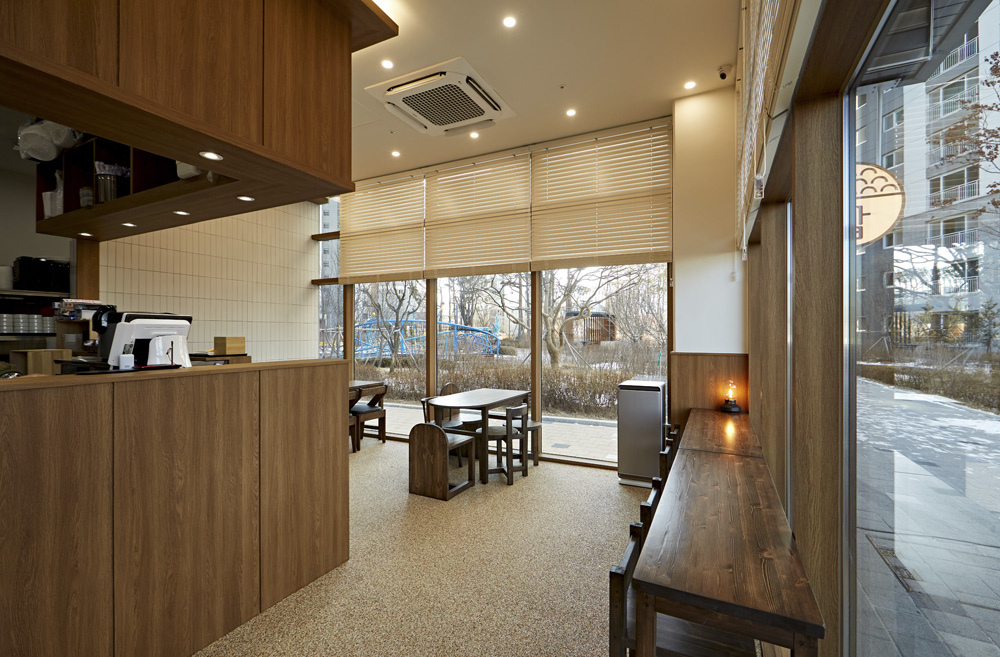 白色与木质的极简之美 | 12 平米小空间的神奇蜕变-7