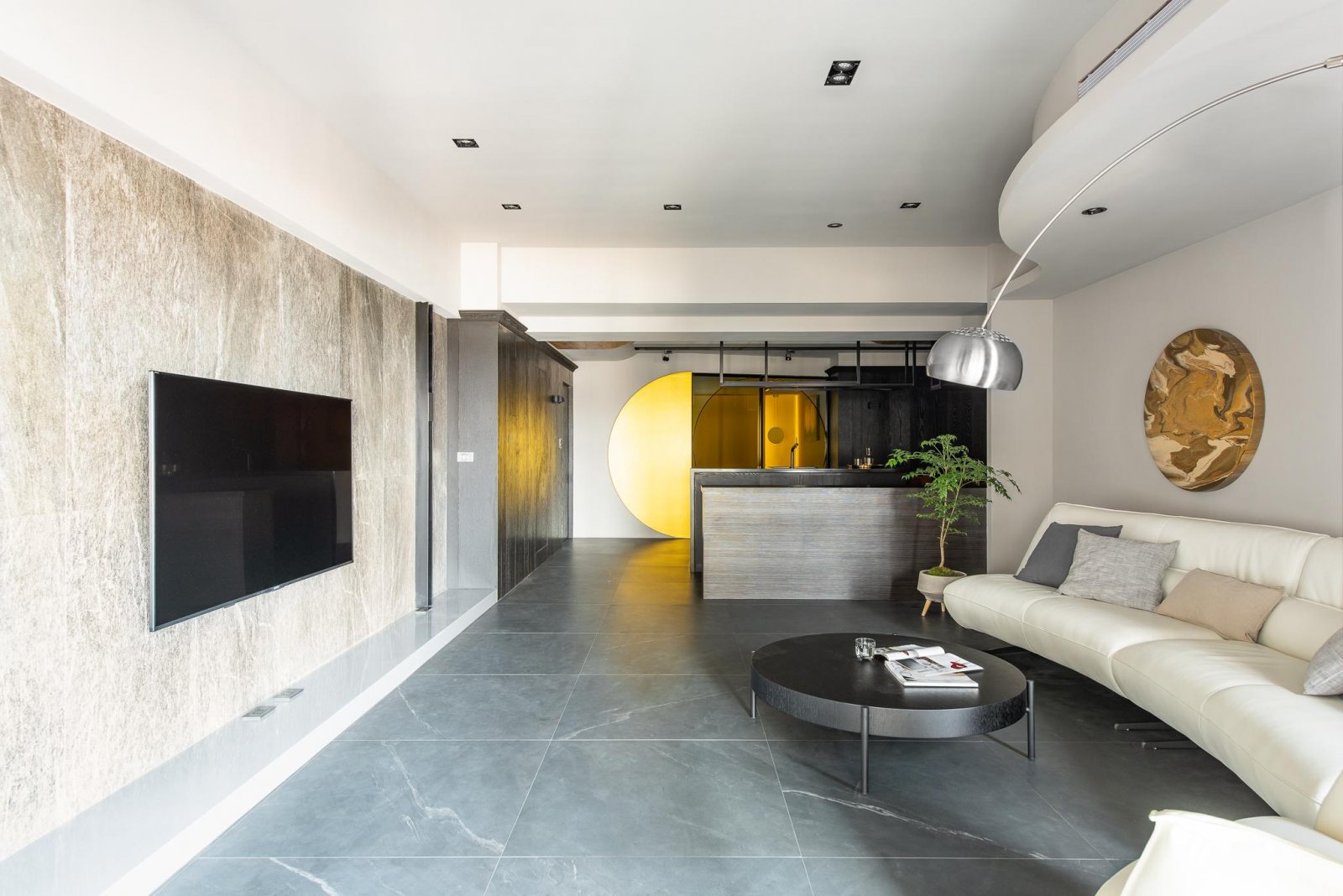 用黑色晕染出金色质感的艺术宅  麻石设计-1