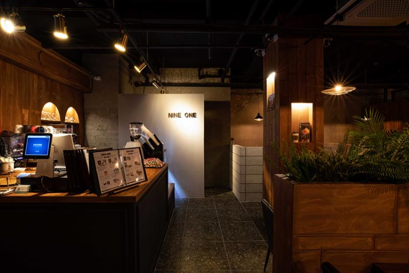 27 坪韩式咖啡厅，复古风情的设计魅力-14