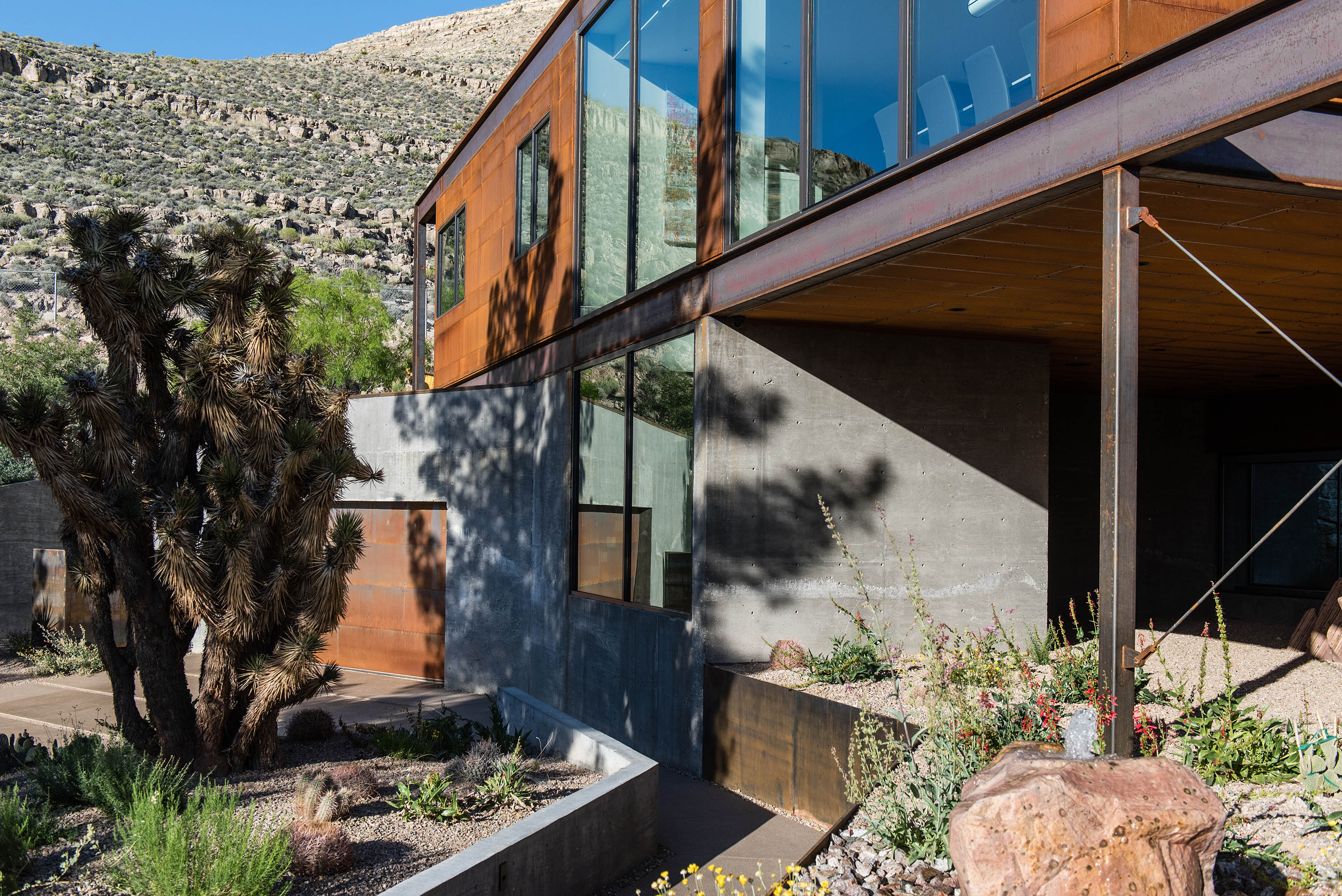 minimum/MAXIMUM | PUNCH-10