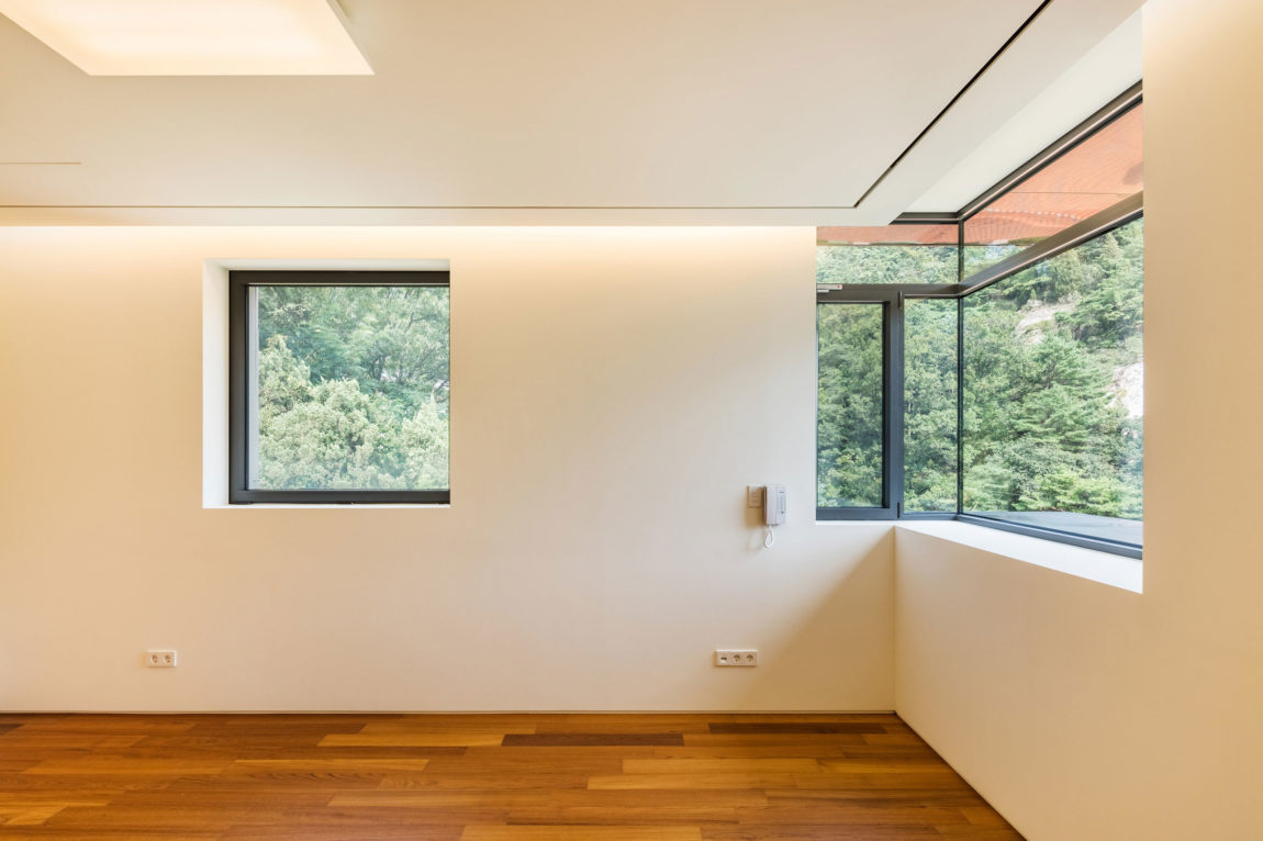 A Unique Mountainside Home in Seoul, South Korea-33