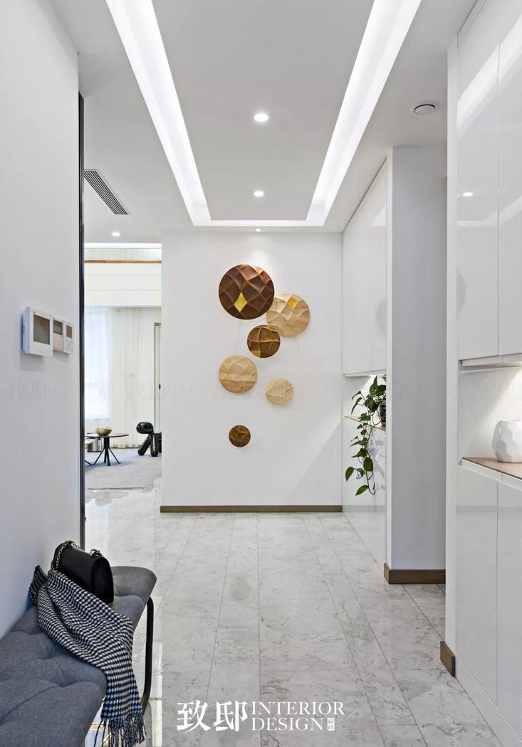 白色烤漆玄关，灵动家具打造精致空间-0