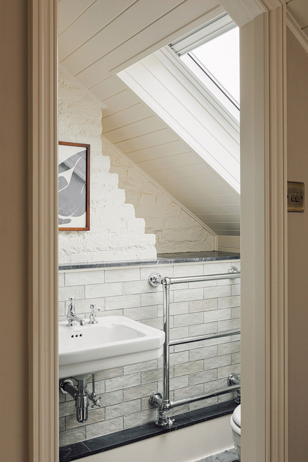 伦敦南部历史镇 house 炫彩内饰设计-29