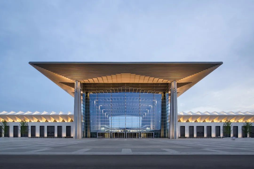 【城市名片】丝路会客厅，对话世界窗！中建八局匠心“筑”造西部会展新高度-70