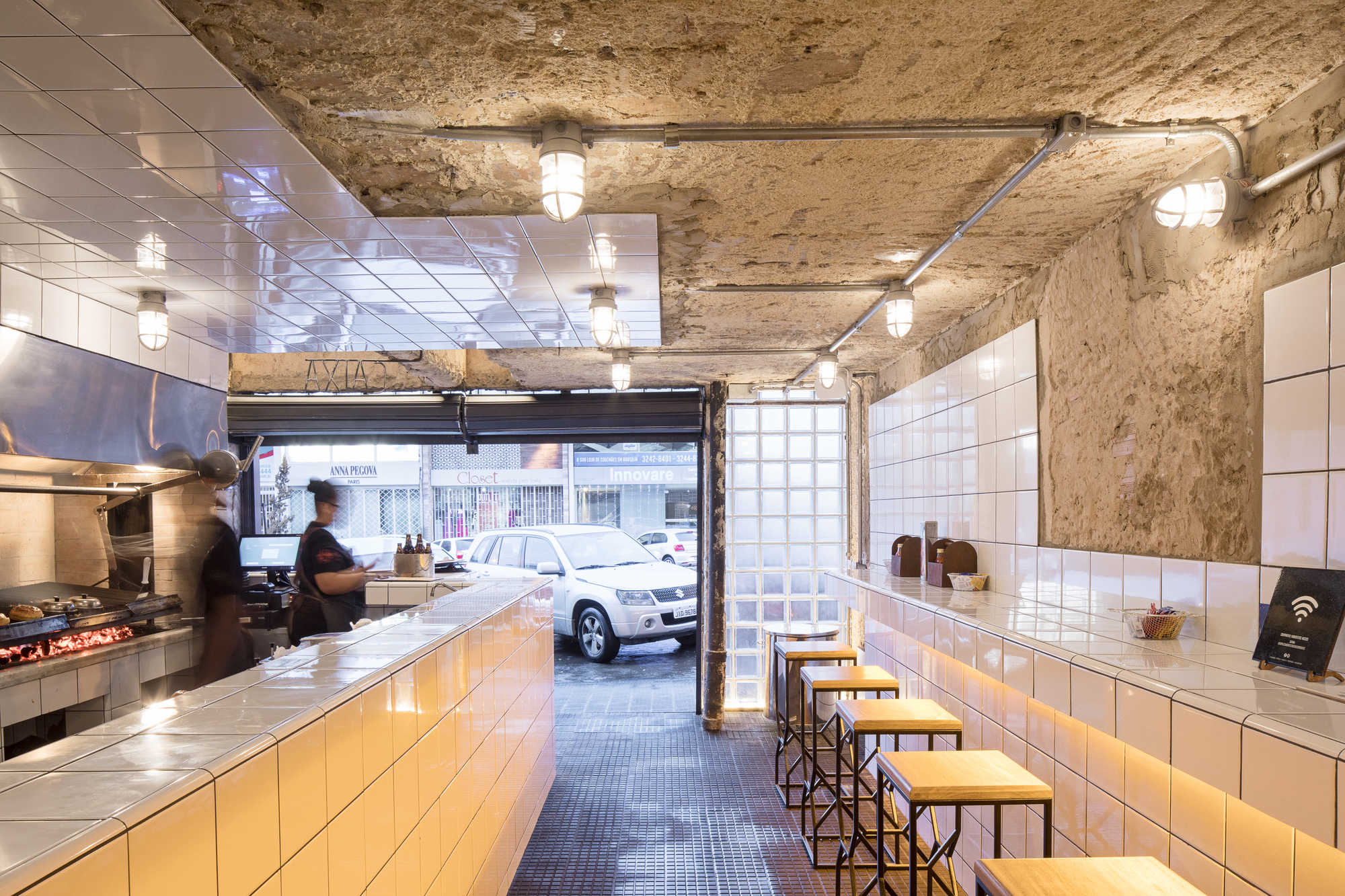 Ricco Burger Restaurant / BLOCO Arquitetos-23