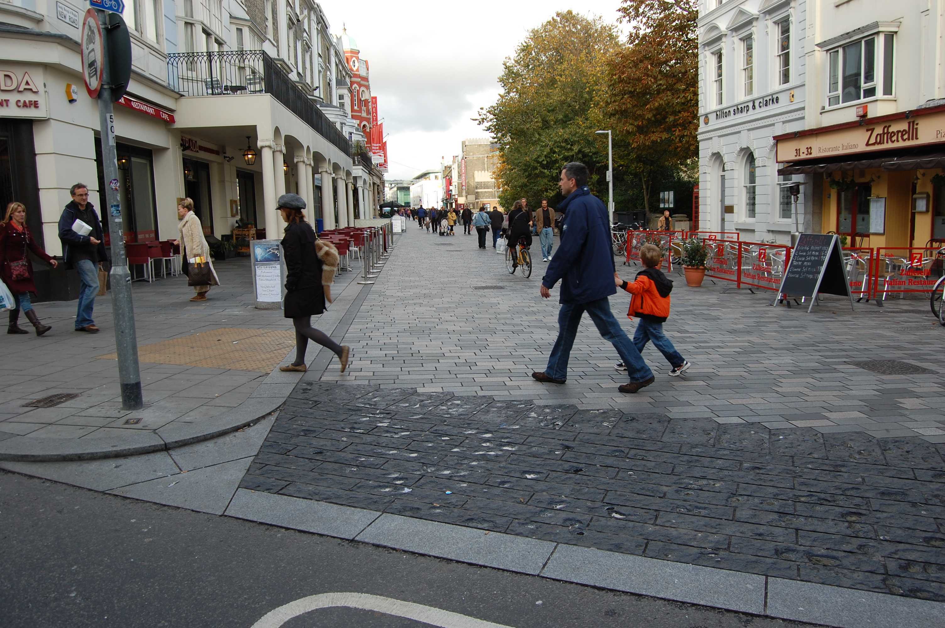 英国布莱顿 New Road 商业步行街丨Landscape Projects-9