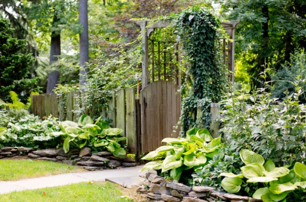 My Houzz: Lush Landscaping Creates an Idyllic, Personalized Garden  -  Decor Ideas-42