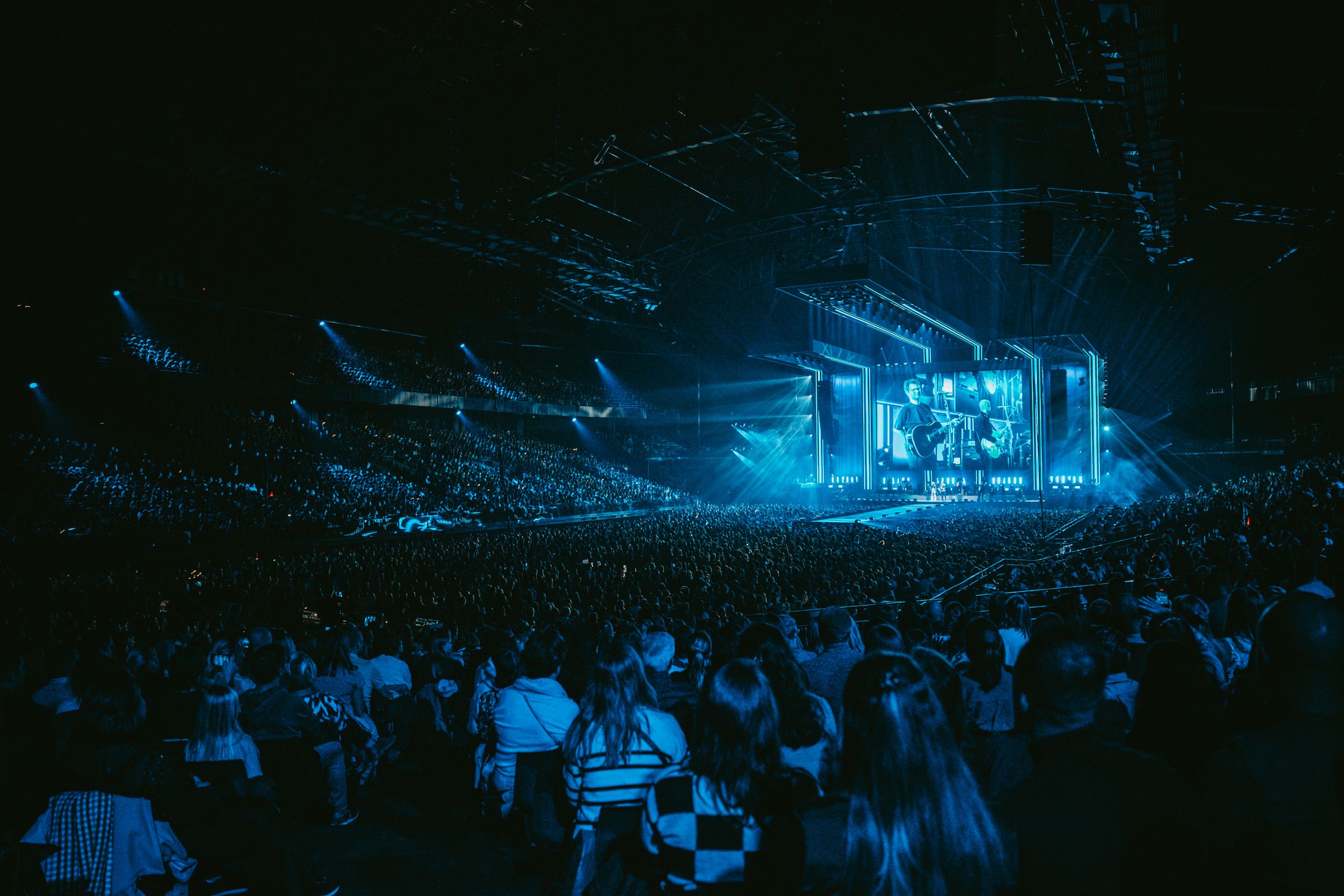 Stage design, showdirection & graphics - Suzan & Freek-5