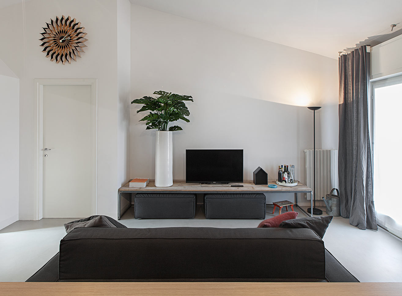 意大利布雷西亚年轻夫妇现代家居重塑-6