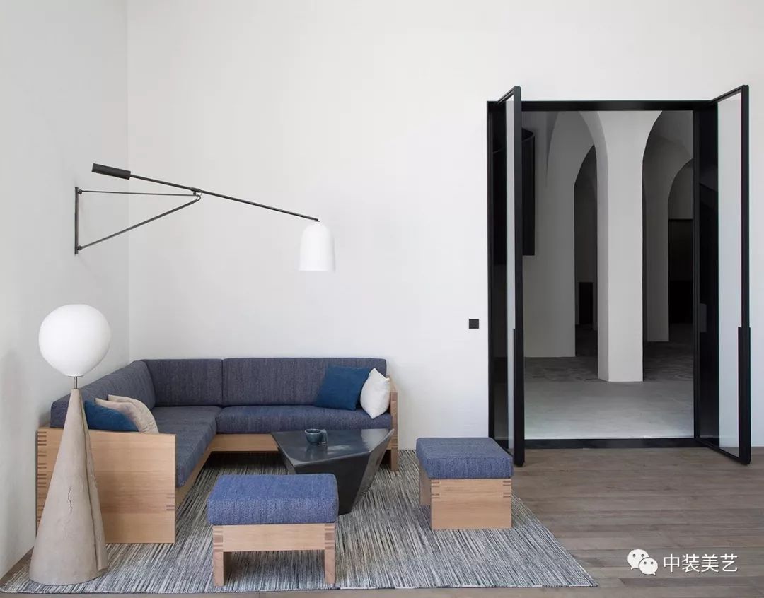 Color/跟着大师学软装-200年的葡萄酒厂改造酒店-23