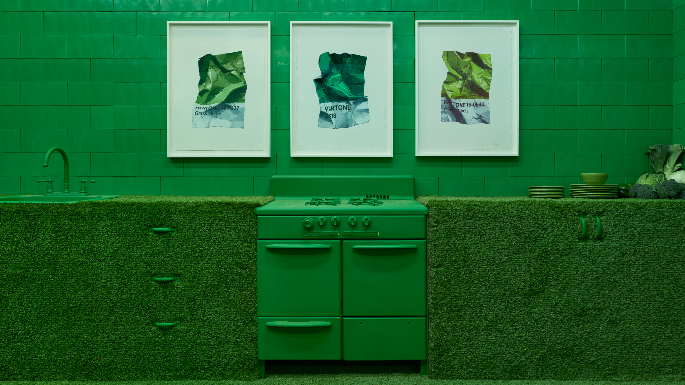 Monochrome exhibition in Brooklyn comprises single-coloured rooms-0