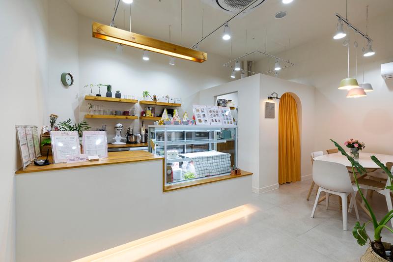 简约八平米烘焙工作室，成本低廉的温馨空间-2