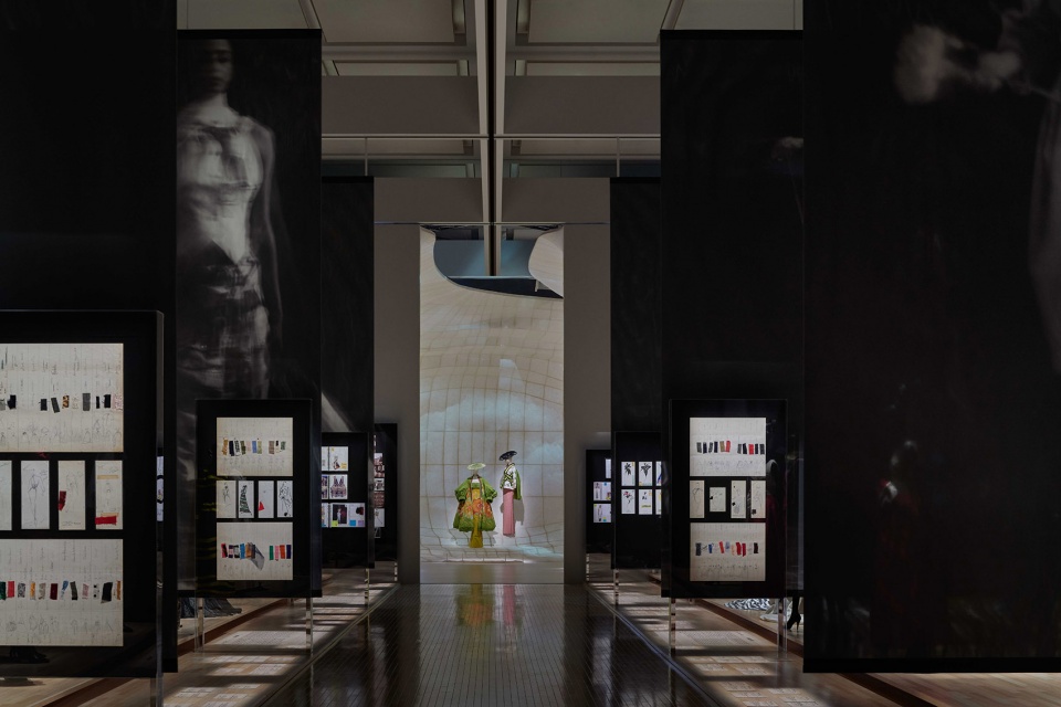 《克里斯汀·迪奥 | 梦之设计师》展览 | 传统与现代的完美融合-45