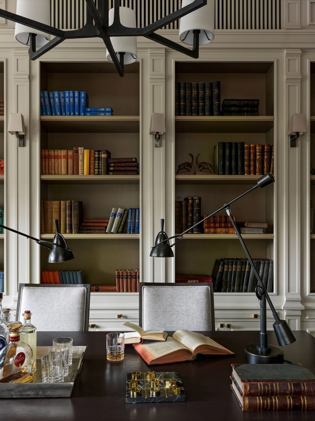 莫斯科郊区现代经典公寓设计-6