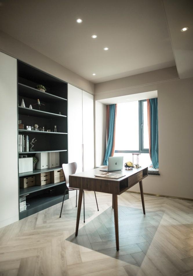 90 后小姐姐的现代独居空间 | 拆墙扩景,主卧套房,黑白书房-40