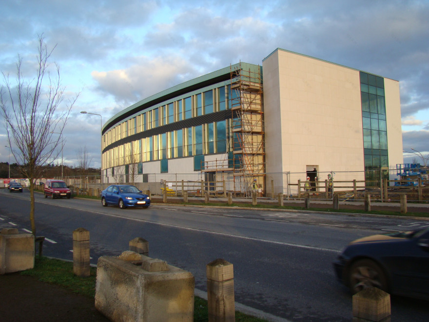 爱尔兰利默里克多功能医疗中心设计-8