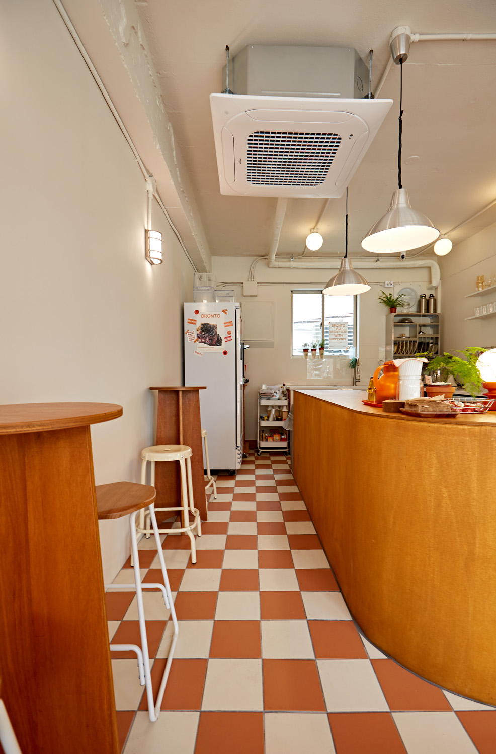 独特设计！8 平米胶囊旅馆成城市新宠-7