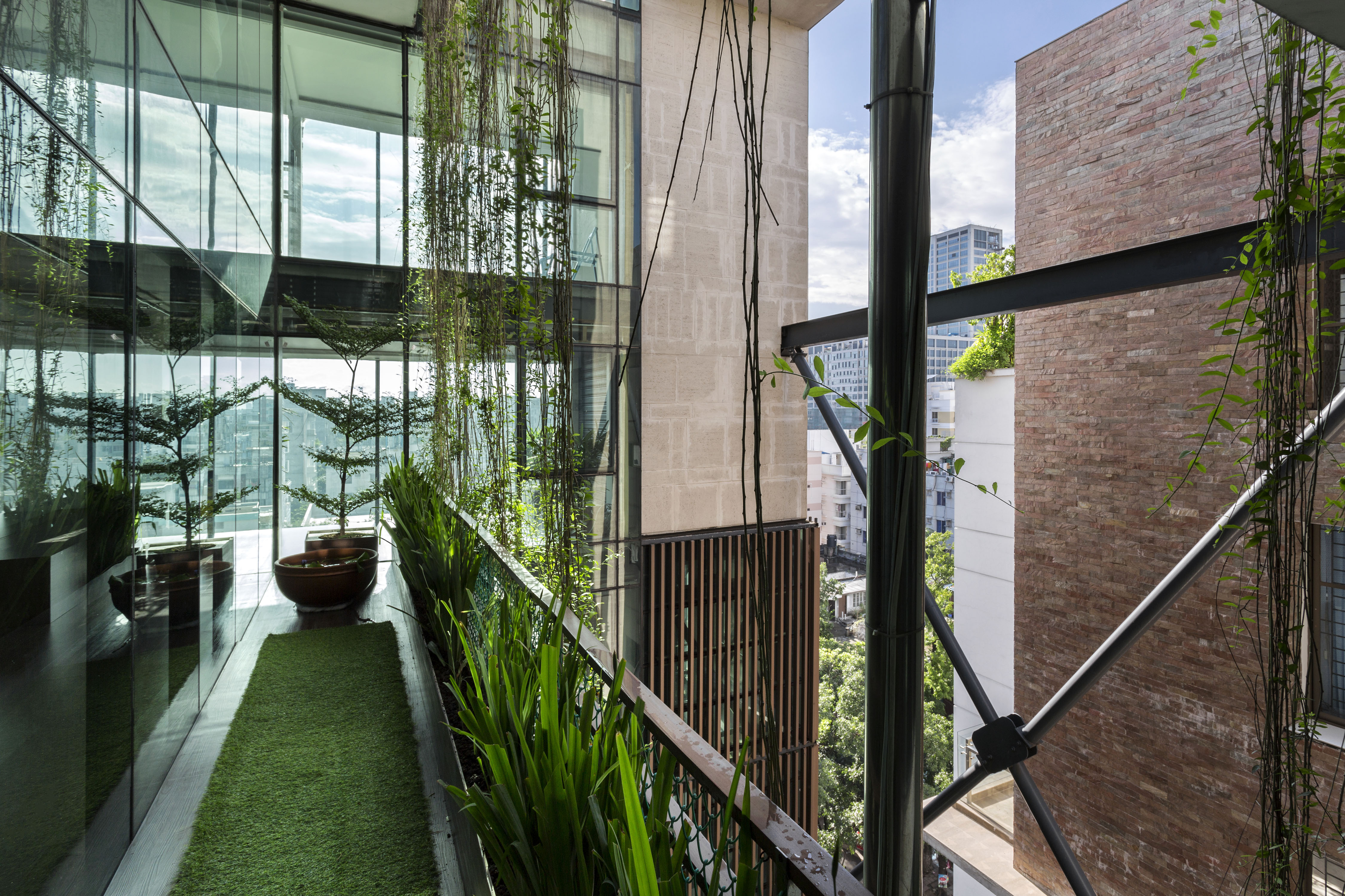 绿意盎然的都市森林办公楼-29