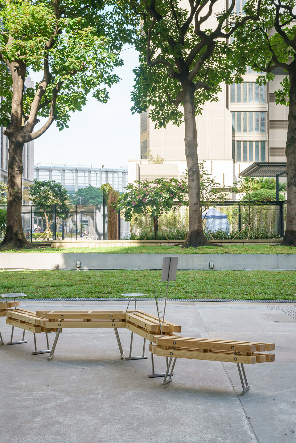 “连里枝”长椅装置丨纳研作室-11