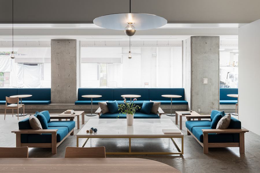 探索神户蓝瓶咖啡店:Blue Bottle Coffee Hankyu神户店设计揭秘 - 米尚丽零售设计网 MISUNLY- 美好品牌店铺空间发现者-8