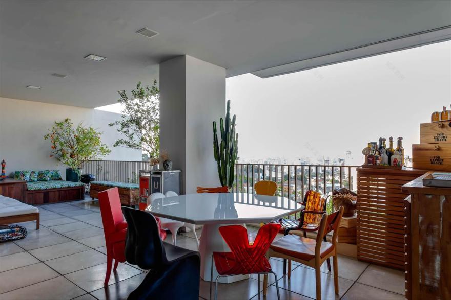 建筑师 Nautilo 巧妙融合工业风格,打造巴西 360 度公寓-7